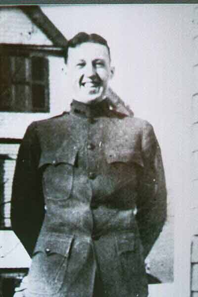 Bwuni32.jpg (59653 bytes)