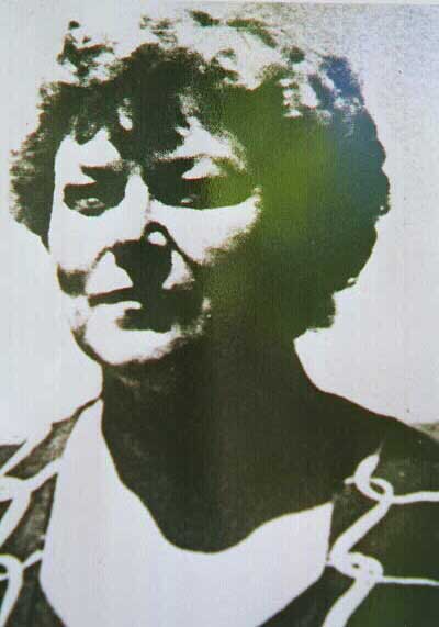 Henny.jpg (73510 bytes)