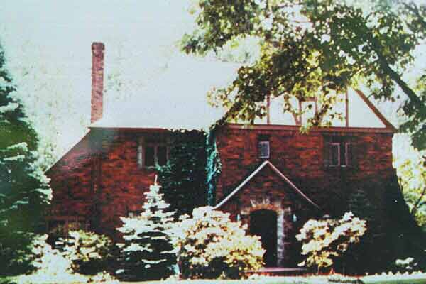 Palis.jpg (119927 bytes)